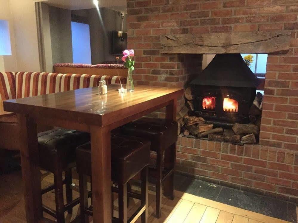 Готель The Warwick Arms Chew Magna Екстер'єр фото